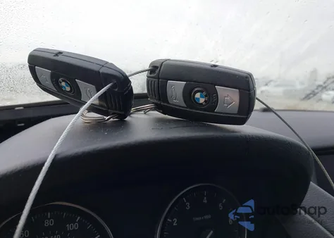 2015 BMW X1 xDrive28I из США, поврежденный, VIN WBAVL1C54FVY32220